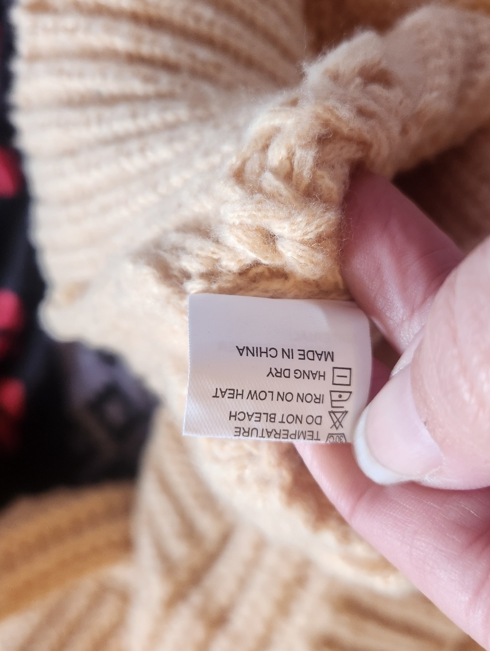 Tan Oversized Cable Knit Chunky Cardigan Sweater Lantern Sleeves V-neck Sz L EUC - Picture 8 of 9